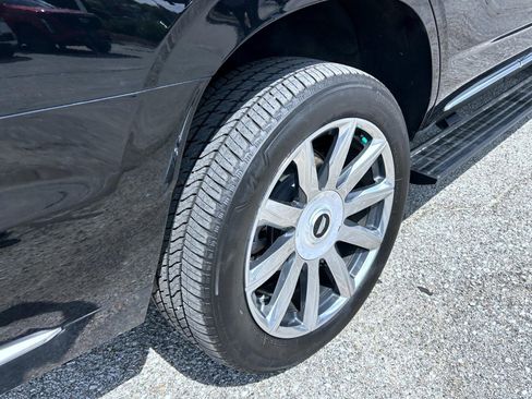 Certified 2024 Cadillac Escalade Premium Luxury Platinum w/ Heavy-Duty Trailer Package AWD/4WD image 19