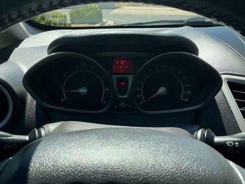 Used 2013 Ford Fiesta SE FWD image 24