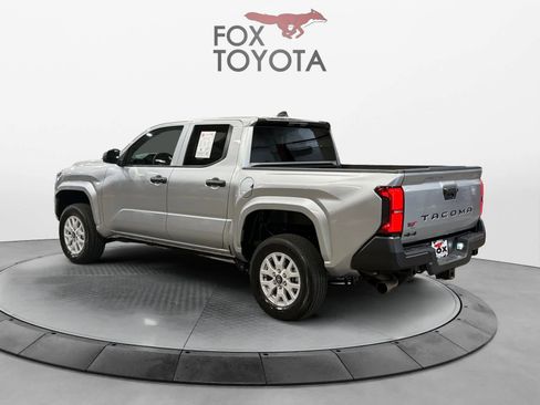 Used 2025 Toyota Tacoma SR AWD/4WD image 4