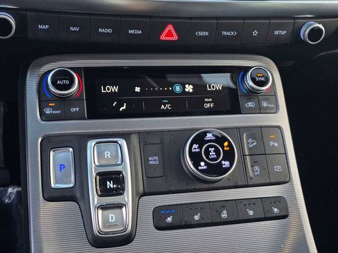 Used 2024 Hyundai Palisade Calligraphy image 29