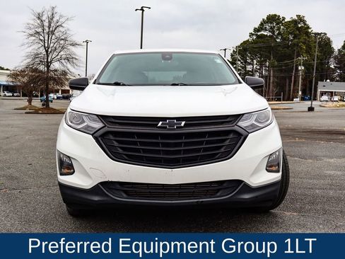 Used 2021 Chevrolet Equinox LT image 2