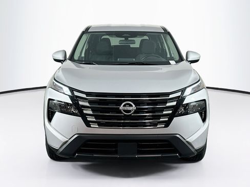 Used 2025 Nissan Rogue SV FWD image 2