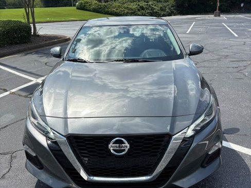 Used 2022 Nissan Altima 2.5 SV w/ SV Premium Package FWD image 2