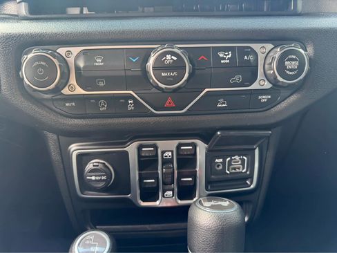 Used 2025 Jeep Wrangler Sport image 15