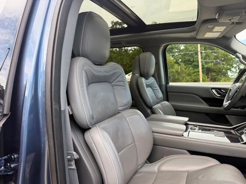Used 2019 Lincoln Navigator Reserve AWD/4WD image 50