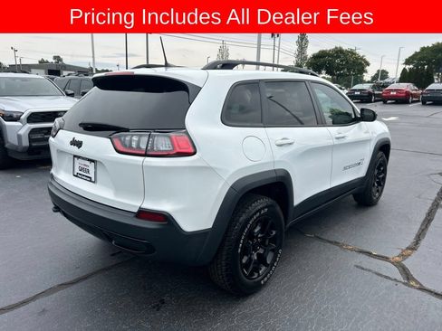 Used 2022 Jeep Cherokee Latitude AWD/4WD image 18