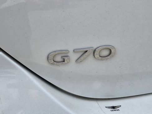 Used 2022 Genesis G70 2.0T RWD image 20