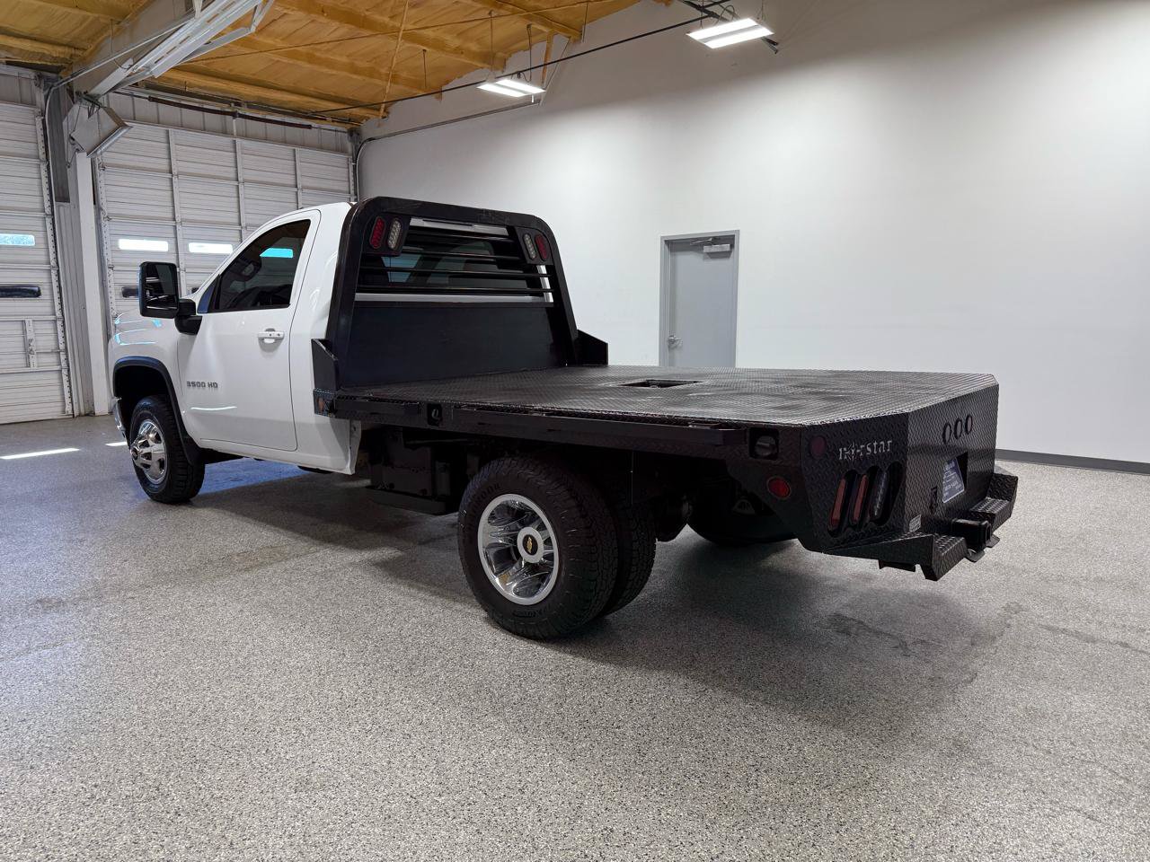 Used 2022 Chevrolet Silverado 3500 LT w/ Convenience Package AWD/4WD image 2