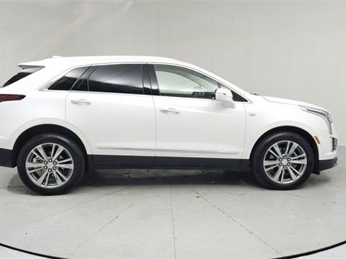Certified 2025 Cadillac XT5 Premium Luxury w/ LPO, Floor Liner Package image 6