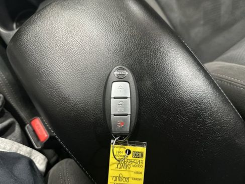 Used 2015 Nissan Rogue SV AWD/4WD image 30