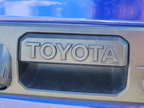 Used 2023 Toyota Tacoma SR5 w/ Technology Package AWD/4WD image 8