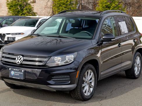 Used 2018 Volkswagen Tiguan Limited w/ Premium Package image 3
