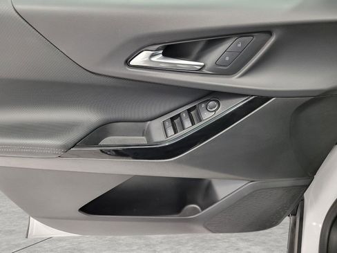 Used 2025 Chevrolet Equinox LT image 25