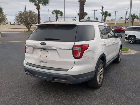 Used 2019 Ford Explorer XLT w/ Equipment Group 202A image 5