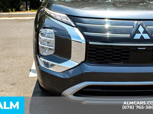Used 2025 Mitsubishi Outlander SE FWD image 11