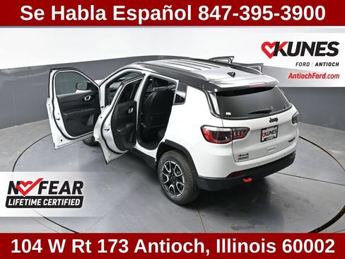 Used 2025 Jeep Compass Trailhawk AWD/4WD image 56