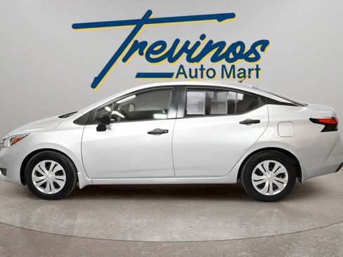 Used 2024 Nissan Versa S w/ Trunk Package image 11