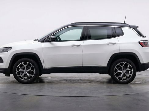Used 2025 Jeep Compass Limited AWD/4WD image 5