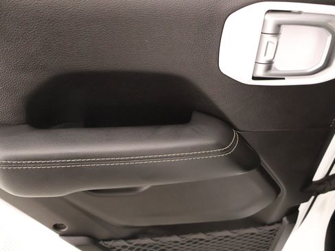 Used 2019 Jeep Wrangler Unlimited Sahara image 15