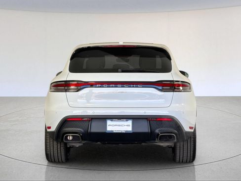 Certified 2026 Porsche Macan AWD/4WD image 7