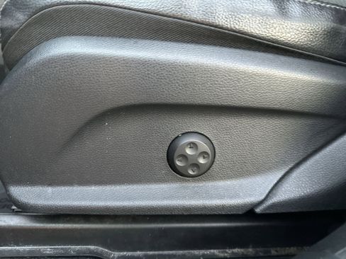 Used 2019 Mercedes-Benz GLC 300 4MATIC Coupe image 14