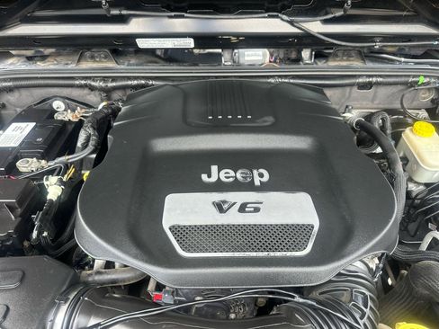 Used 2014 Jeep Wrangler Sport AWD/4WD image 20