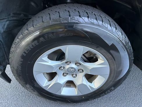 Used 2019 RAM 1500 Big Horn AWD/4WD image 11