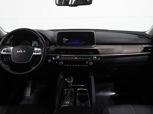 Used 2022 Kia Telluride EX w/ EX Premium Package image 17