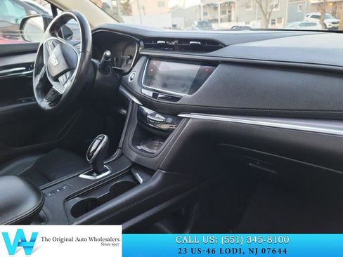 Used 2019 Cadillac XT5 Premium Luxury w/ Driver Assist Package image 17