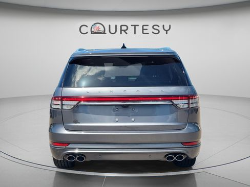 Used 2022 Lincoln Aviator Reserve w/ Equipment Group 201A RWD image 4