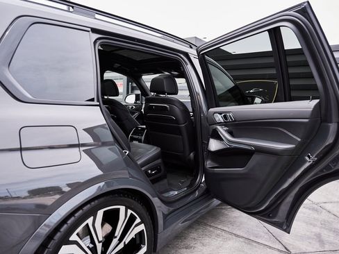 Used 2026 BMW X7 M60i AWD/4WD image 27