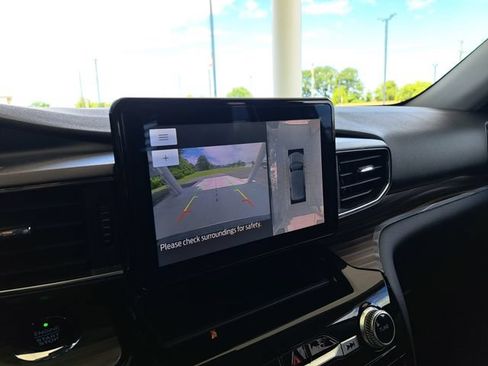 Certified 2021 Ford Explorer Limited RWD image 11