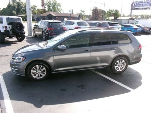 Used 2019 Volkswagen Golf S FWD image 6