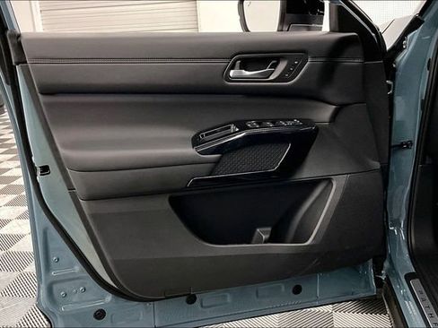 New 2026 Nissan Pathfinder Platinum AWD/4WD image 33