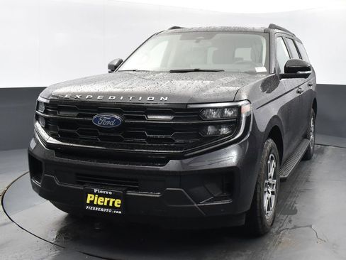 New 2025 Ford Expedition Active image 1