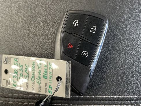 Used 2025 GMC Canyon Elevation w/ Convenience Package image 19