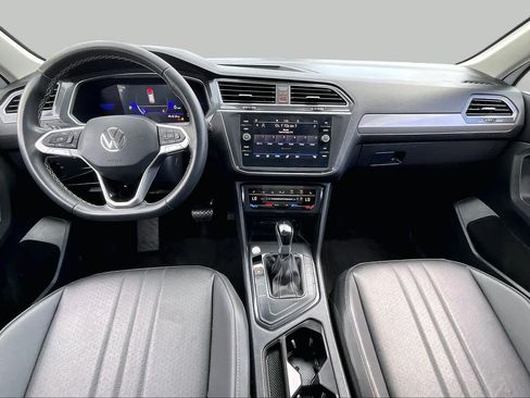 Used 2023 Volkswagen Tiguan SE w/ Panoramic Sunroof Package FWD image 14