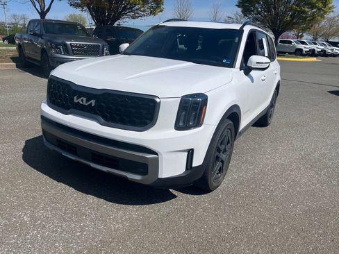 Used 2023 Kia Telluride EX X-Line image 3