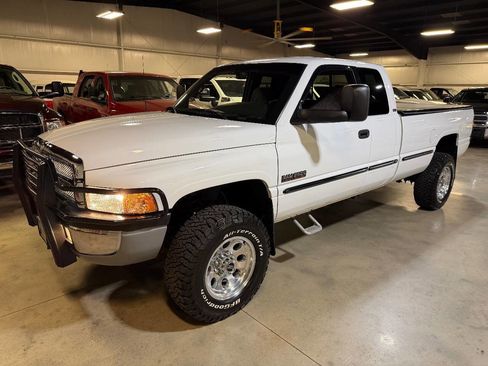 Used 1998 Dodge Ram 2500 Truck 4x4 Quad Cab image 12