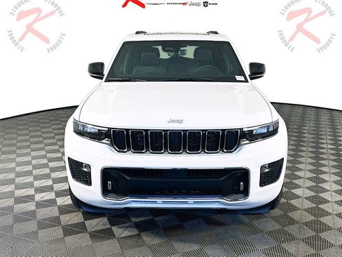 New 2025 Jeep Grand Cherokee Overland image 2