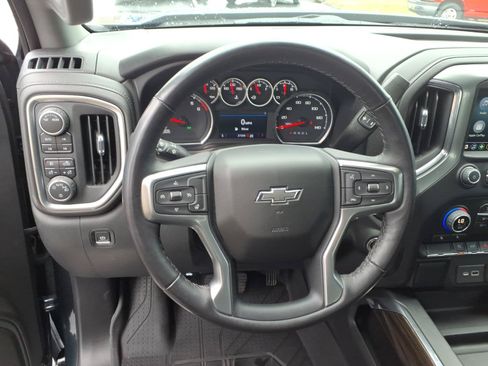 Used 2022 Chevrolet Silverado 1500 RST w/ Z71 Off-Road Package AWD/4WD image 7