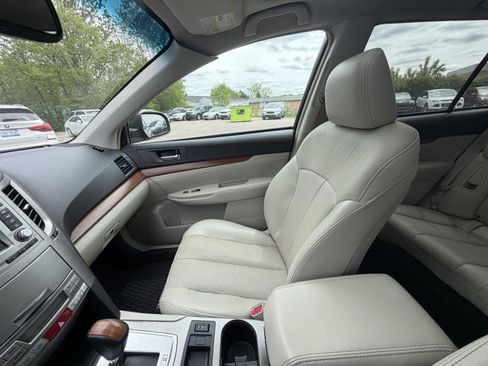 Used 2014 Subaru Outback 2.5i Limited w/ Moonroof Package AWD/4WD image 18