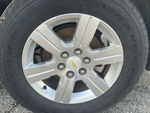 Used 2012 Chevrolet Traverse LT FWD image 21