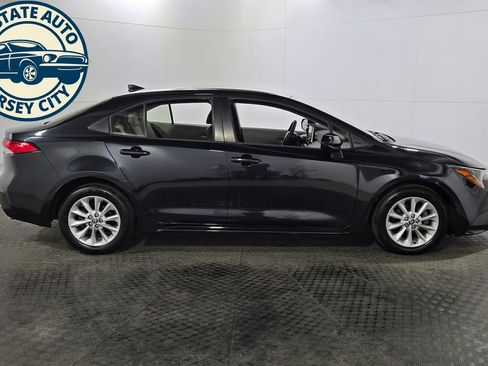Used 2021 Toyota Corolla LE w/ LE Convenience Package FWD image 8