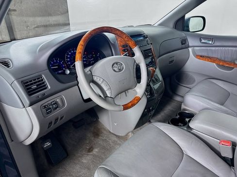 Used 2009 Toyota Sienna XLE Limited AWD/4WD image 9