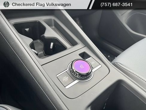 New 2026 Volkswagen Tiguan SE R-Line FWD image 42