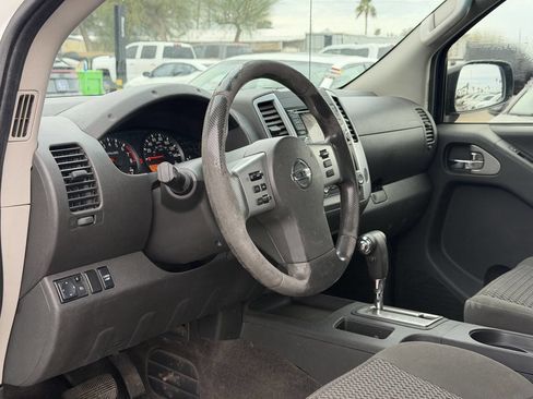 Used 2018 Nissan Frontier SV image 20
