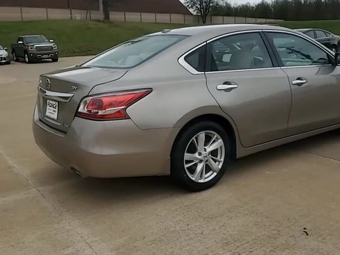 Used 2014 Nissan Altima 2.5 SV w/ Convenience Package image 8