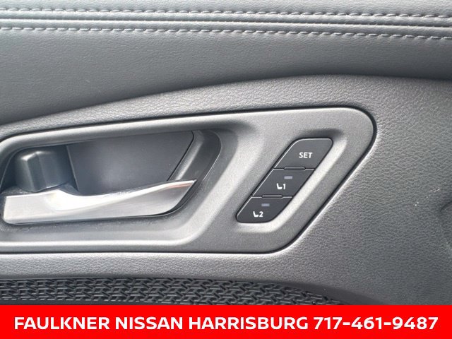 Used 2024 Nissan Ariya AWD image 17