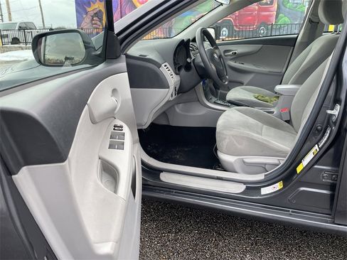 Used 2013 Toyota Corolla L image 14